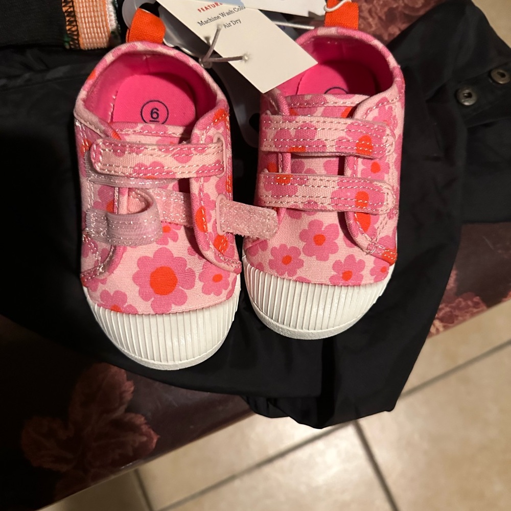 Girl shoes